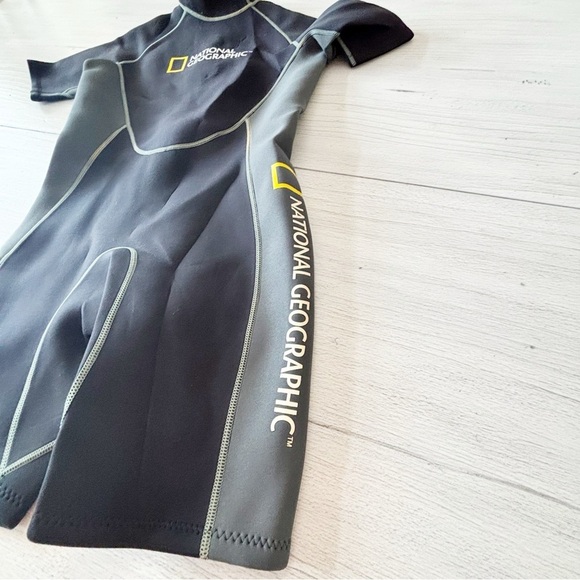 NATIONAL GEOGRAPHIC Men’s Black Gray Scuba Surf Snorkel Neoprene Wetsuit Size S - Picture 4 of 9